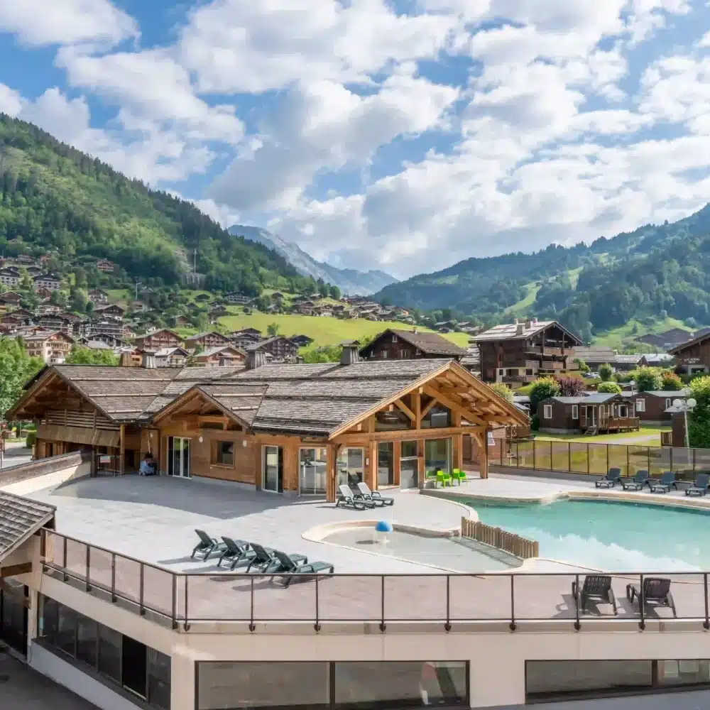Camping avec piscine en Haute-Savoie.