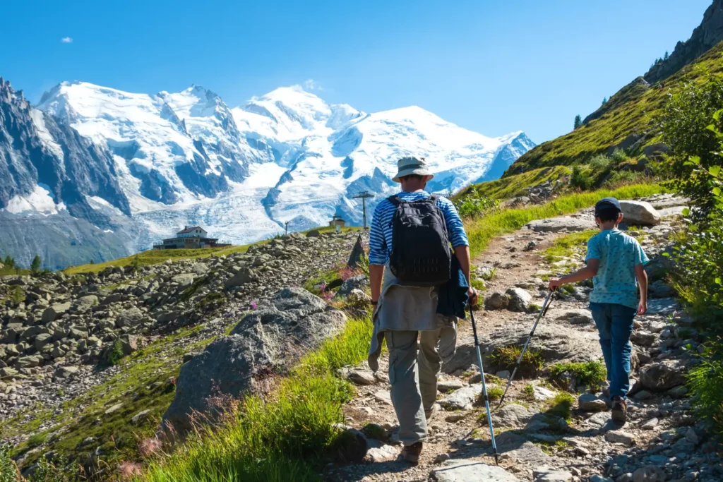 Rando et promenade sur les sentiers balisés en Haute-Savoie.