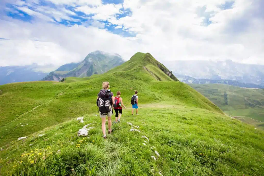 Randonnées sur les montagnes de Haute-Savoie.